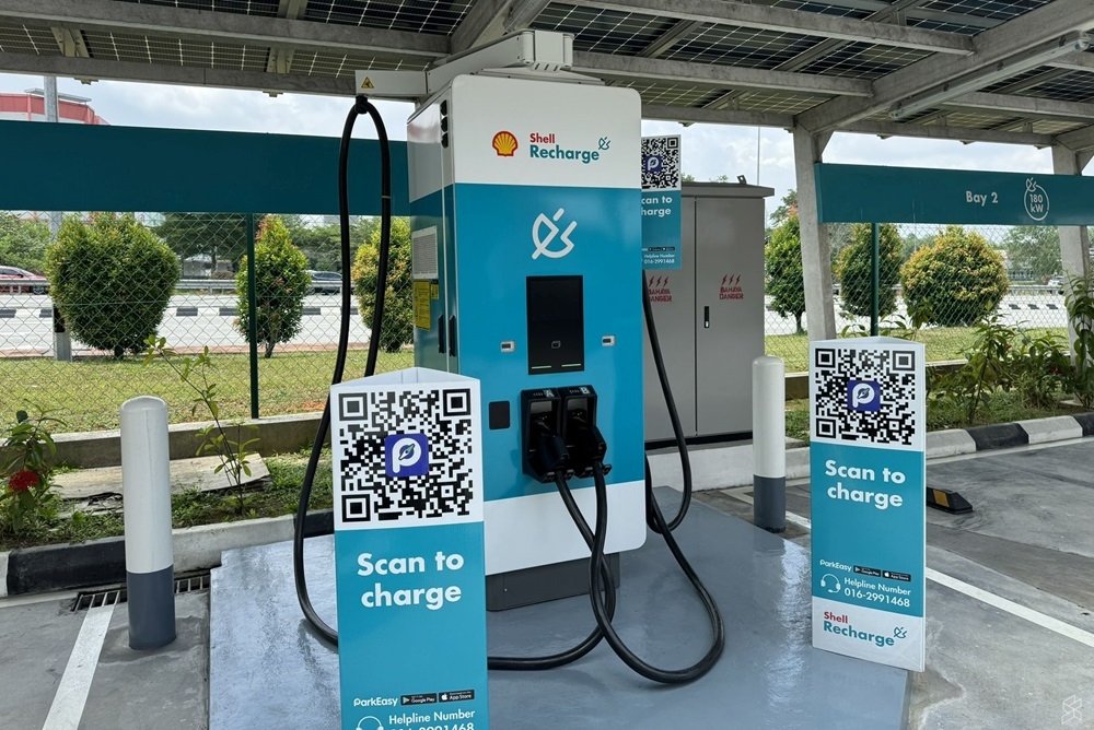Shell Recharge and ParkEasy have recently deployed a 180kW DC Charger at Shell LDP Puchong South. — SoyaCincau pic 
