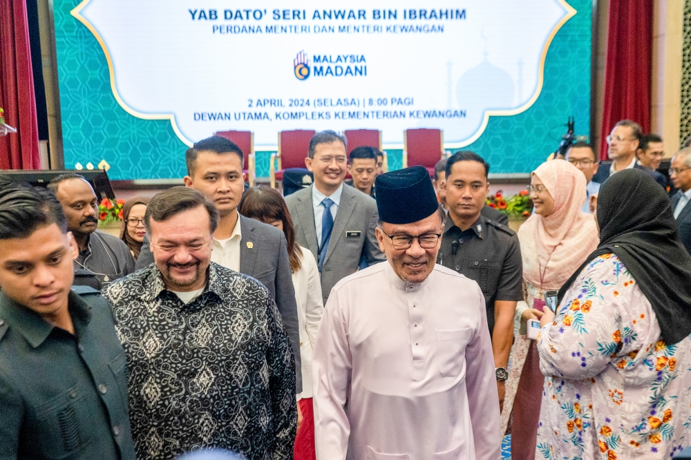 Datuk Seri Anwar Ibrahim conveyed his hope in a post on his official Facebook page after receiving a courtesy call from the leadership of Wadah Pencerdasan Umat Malaysia yesterday. — Picture by Shafwan Zaidon