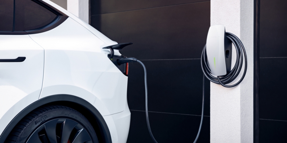 According to the listing on Tesla Store Malaysia, customers can obtain the Wall Connector for RM2,880. ― SoyaCincau pic