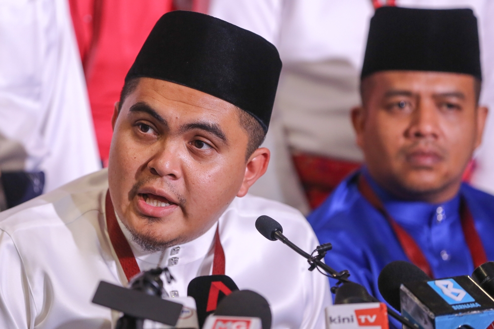 Today, the Umno Youth chief sought to argue that his boycott was not an express call to violence. — Picture by Yusof Mat Isa