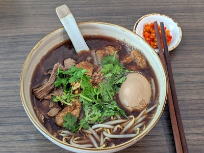 There’s lots to like about Damansara Perdana’s Soooka Cafe, including ‘cakoi’ and braised duck noodles
