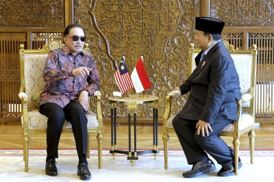 安瓦尔总理与普拉博沃讨论加强马来西亚与印度尼西亚关系的方向