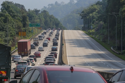 马来西亚公路局：今天下午主要高速公路交通缓慢