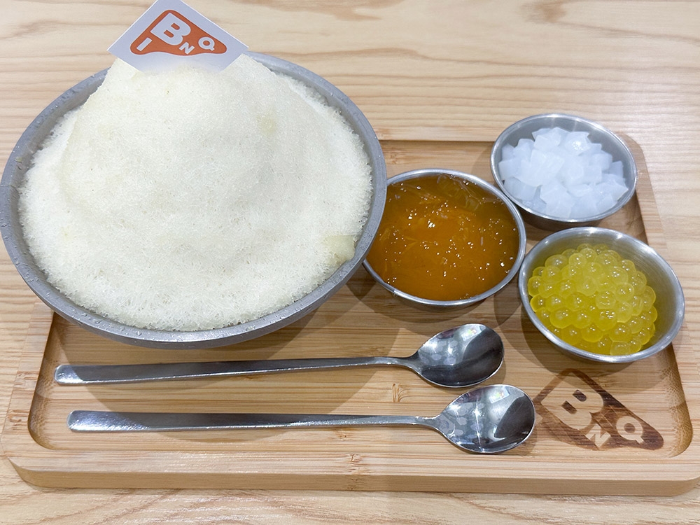 Kumquat Jasmine is refreshing with the piquant kumquat and floral scented jasmine tea syrup over the shaved ice.