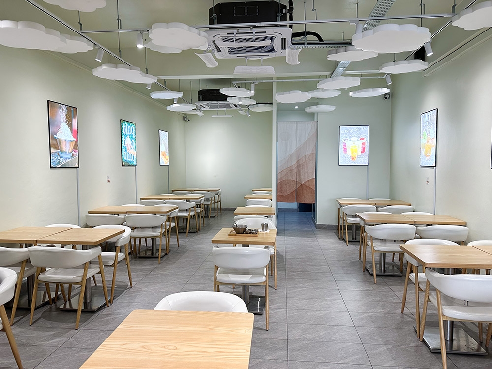 Clouds top the cafe since eating 'bingsu' is like eating clouds.