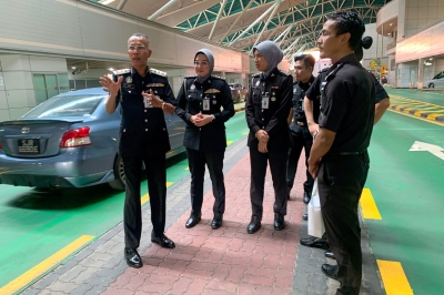Aidilfitri: Immigration QRT on 12-hour shift to ensure smooth operation at Johor Baru CIQ counters - Vimarsana News
