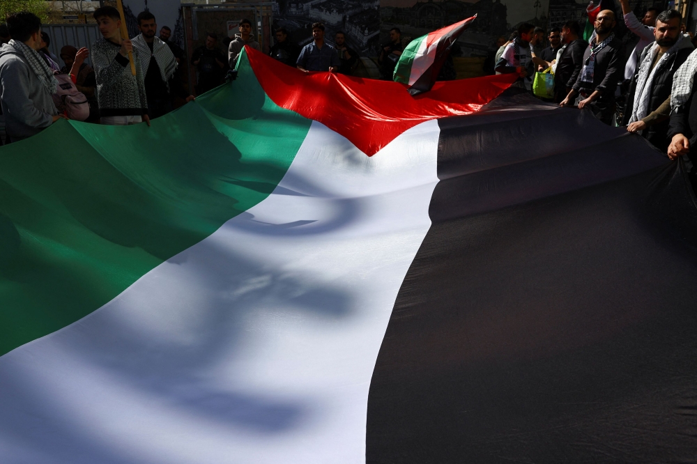 The Palestinian Prisoners Society said Walid Daqqa was the 14th Palestinian political prisoner to die in Israeli custody over the past six months as a result of Israeli practices that include torture and medical neglect. — Reuters pic