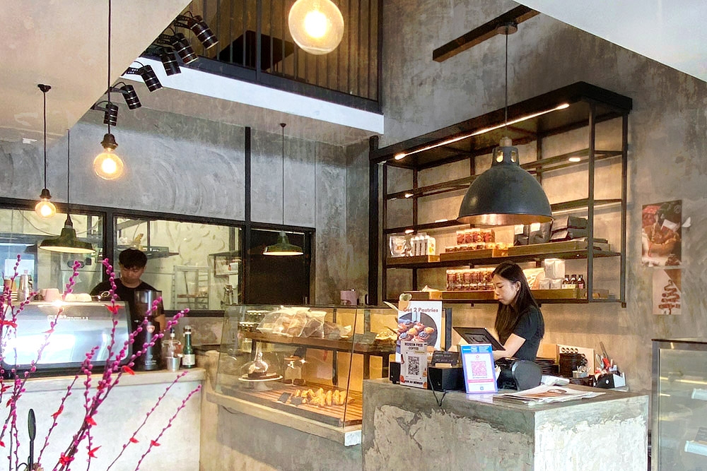 Walls with concrete finish for the requisite industrial vibe.