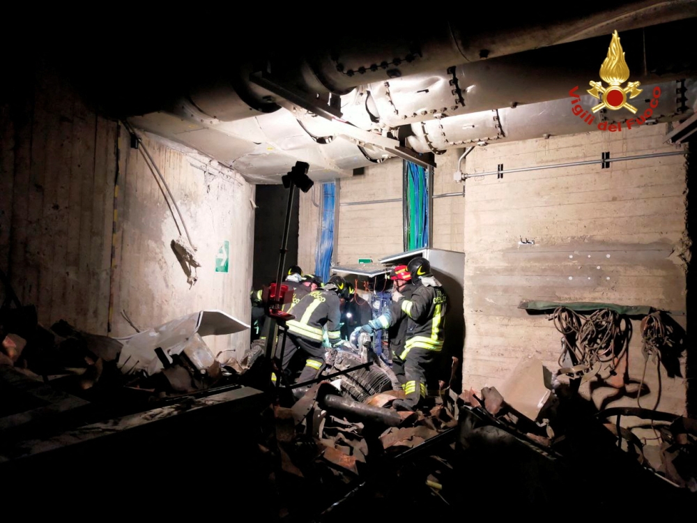 Sale a sei persone il numero delle vittime dell'esplosione di una centrale elettrica in Italia