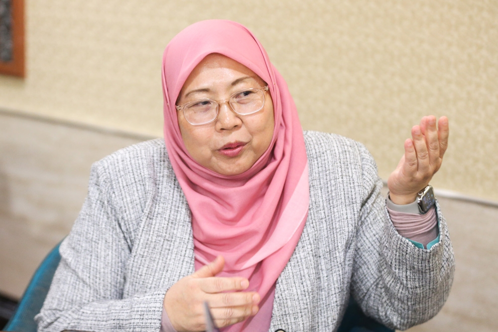 Domestic Trade and Cost of Living Minister Fuziah Salleh said the decline in food operators offering Menu Rahmah meals was due to low awareness among businesses. — Picture by Miera Zulyana