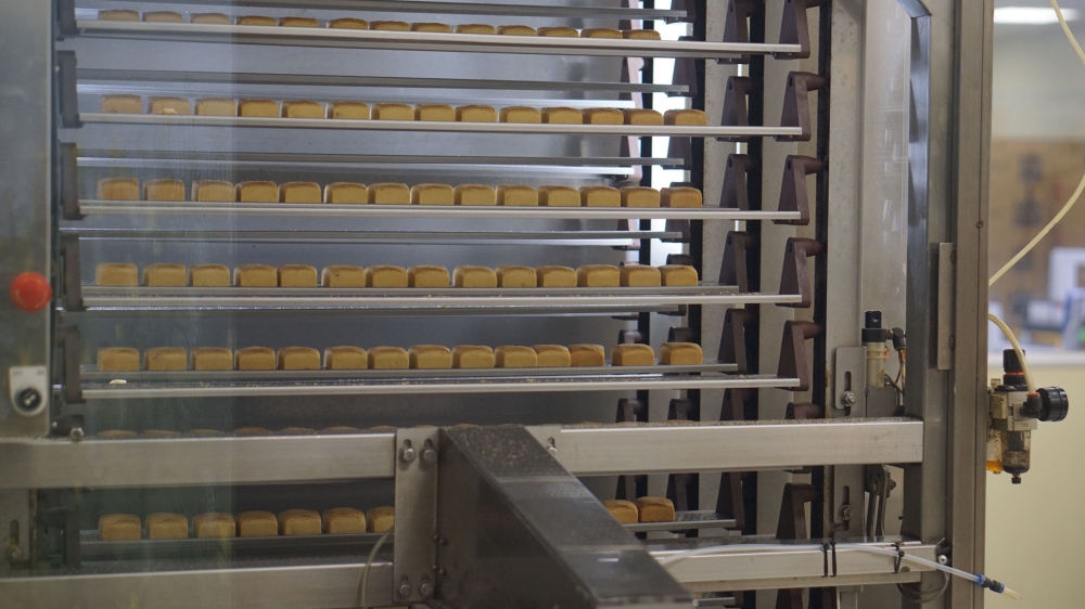 Freshly made Pineapple Cake at the Vigor Kobo Pineapple Cake Factory. — Picture by Arif Zikri