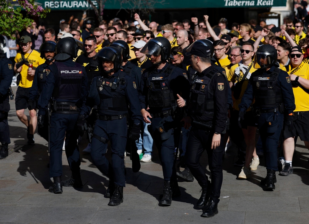 Police arrest international gang in US$686m medicinal cannabis scam. — Reuters pic