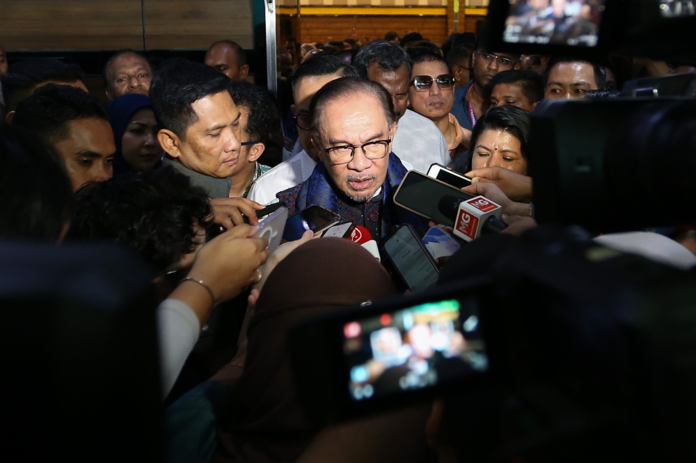 Prime Minister Datuk Seri Anwar Ibrahim today assured that the impact of the ongoing Middle East conflict on the Malaysian economy has been minimal thus far. — Picture by Miera Zulyana