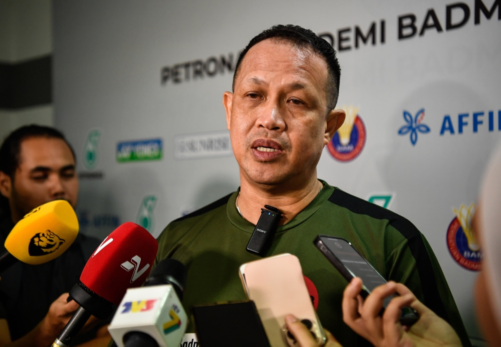 Academy Badminton Malaysia (ABM) coaching director Rexy Mainaky speaks to the media after a practice session in Bukit Kiara. — Bernama pic