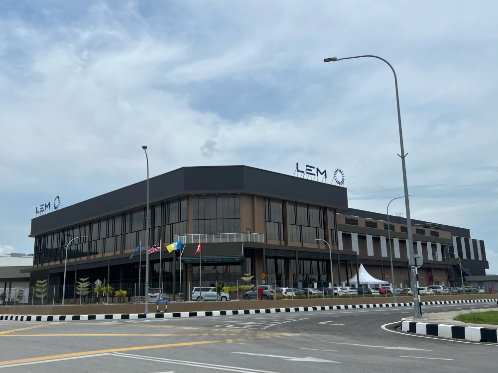 LEM officiates its first facility in Malaysia at the Penang Science Park. 