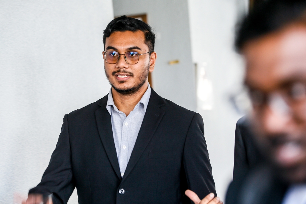 Justice Ahmad Zaidi said Mohd Khairianwar Jailani failed to show that the Magistrate and the High Court judge had erred in exercising their discretions to impose the gag order on him (Mohd Khairianwar). — Picture by Hari Anggara.