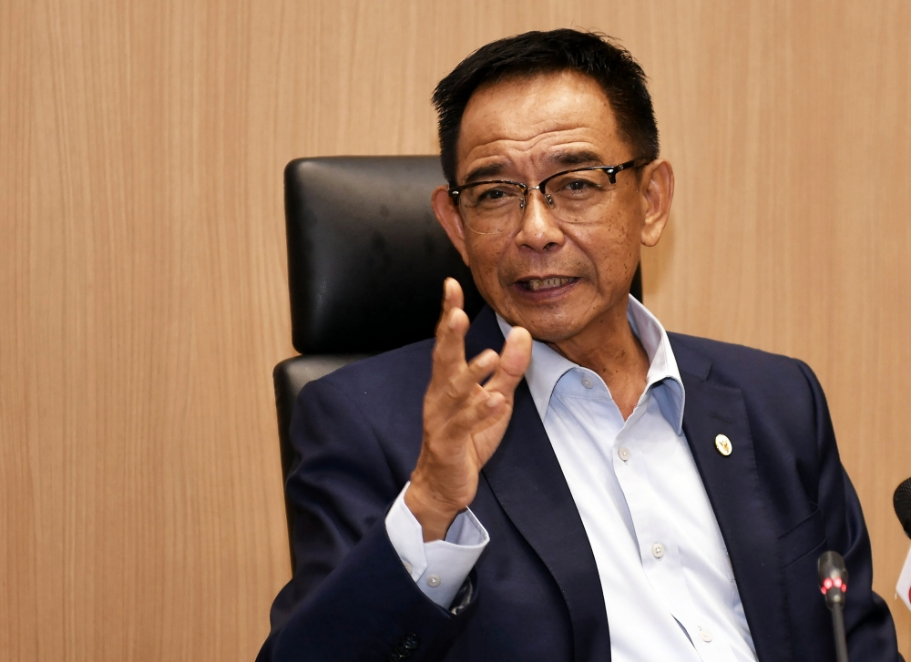 Sarawak Tourism, Creative Industry and Performing Arts Minister Datuk Seri Abdul Rahman Hamzah said he has a list of 300 to 400 applications who want to participate in the SMM2H programme in Sarawak. ― Bernama pic
