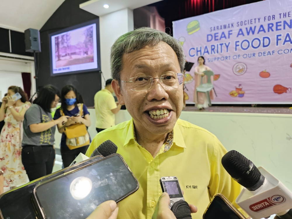 Dr Sim says this reflects Sarawak’s status in Malaysia since the change of title from ‘Chief Minister of Sarawak’ to ‘Premier of Sarawak’ after the Sarawak constitutional amendment in February 2022. — The Borneo Post pic