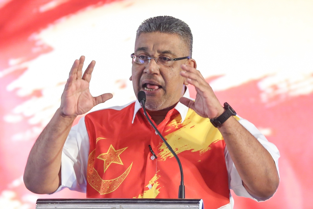 Selangor Umno chief Datuk Megat Zulkarnain Omardin urged his party mates to come together for the upcoming Kuala Kubu Baru by-election and support the candidate from the unity government, even if it be from DAP. — Picture by Yusof Mat Isa