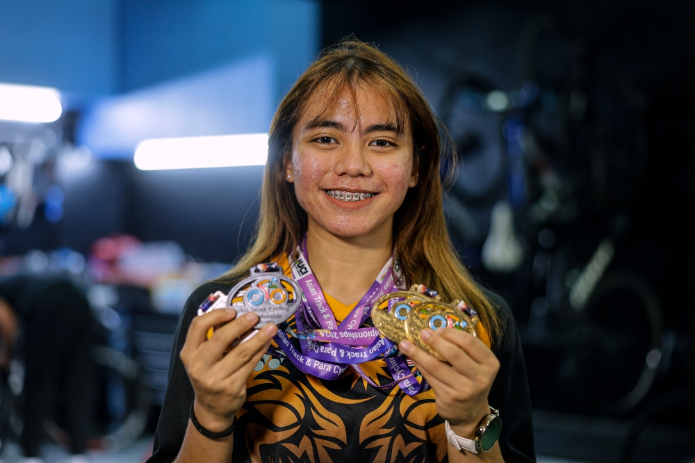 Nurul Izzah’s meteoric rise continued to captivate the audience as she improved her achievements by clinching two gold medals each in the keirin and 500m time trial events at the 2024 ACC, held once again in New Delhi, in February. — Bernama pic
