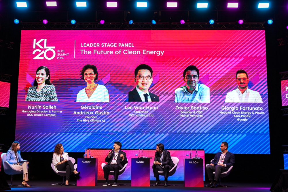 OCI Holdings Ltd chairman Lee Woo-Hyun (third, left) speaking during the KL20 Summit 2024 Forum about ‘The Future of Clean Energy’ at Kuala Lumpur Convention Centre, April 22, 2024. — Bernama pic 