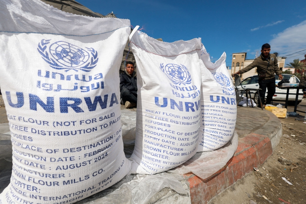 Norway, which heads the group of donors for Palestine (AHLC), yesterday urged donors to resume their aid to the UN agency for Palestinian refugees UNRWA. — Reuters pic