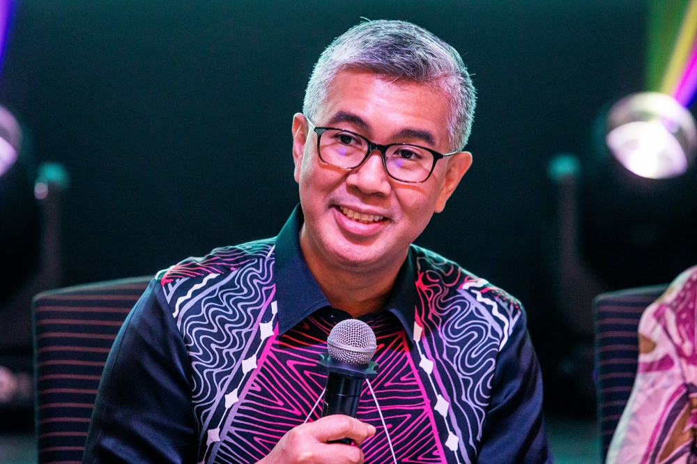 Minister of Investment, Trade and Industry Tengku Datuk Seri Zafrul Abdul Aziz said that of the RM144.7 billion approved digital investments between 2021 and 2023, data centres make up RM114.7 billion, creating 39,231 job opportunities. — Picture By Firdaus Latif  