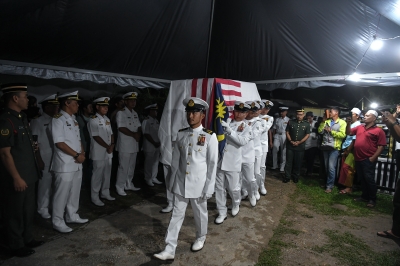 Two RMN helicopter crash victims laid to rest in Kedah