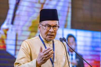 PM Anwar prays for Pak Lah’s swift recovery