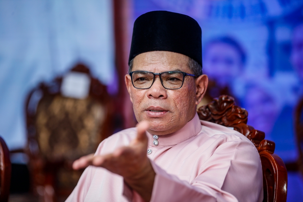Home Minister Datuk Seri Saifuddin Nasution Ismail urged petrol station operators selling subsidised petrol and diesel who are threatened by fuel smuggling syndicates to lodge police reports. — Picture by Hari Anggara