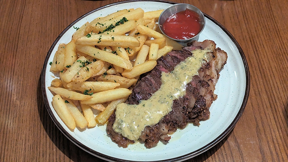 Well-executed steak 'frites' at Mellow. – Pictures by Ethan Lau