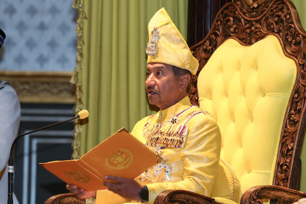 Sultan of Terengganu, Sultan Mizan Zainal Abidin, bestowed the Terengganu Darul Iman state honours on 104 individuals at Istana Syarqiyyah, April 28, 2024. — Bernama pic