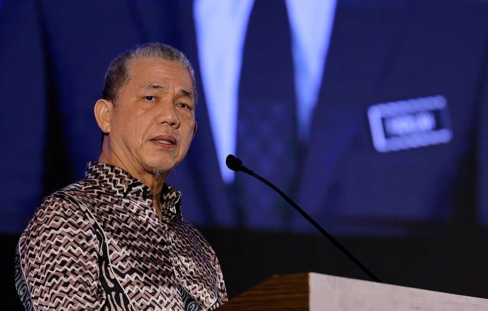 Deputy Prime Minister, Datuk Seri Fadillah Yusof, who is also the minister of energy transition and water transformation (Petra), said that inequality in the distribution of water resources, limited access to water supply and sanitation services, as well as the flawed distribution of social, economic and environmental benefits, can be an obstacle to the peace and stability of the country. — Bernama pic 