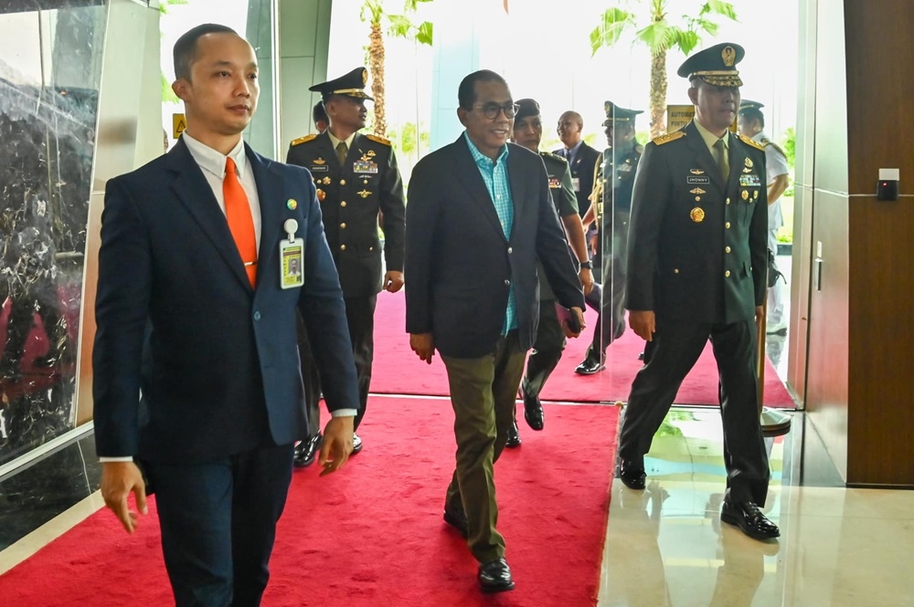 Defence minister arrives in Indonesia for official visit, set to meet Prabowo