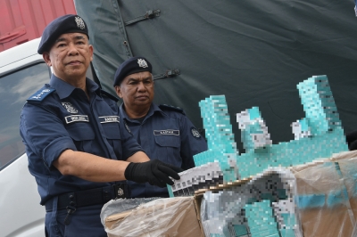 Kelantan Customs foil attempt to smuggle in cigarettes worth RM1.7m - Vimarsana News