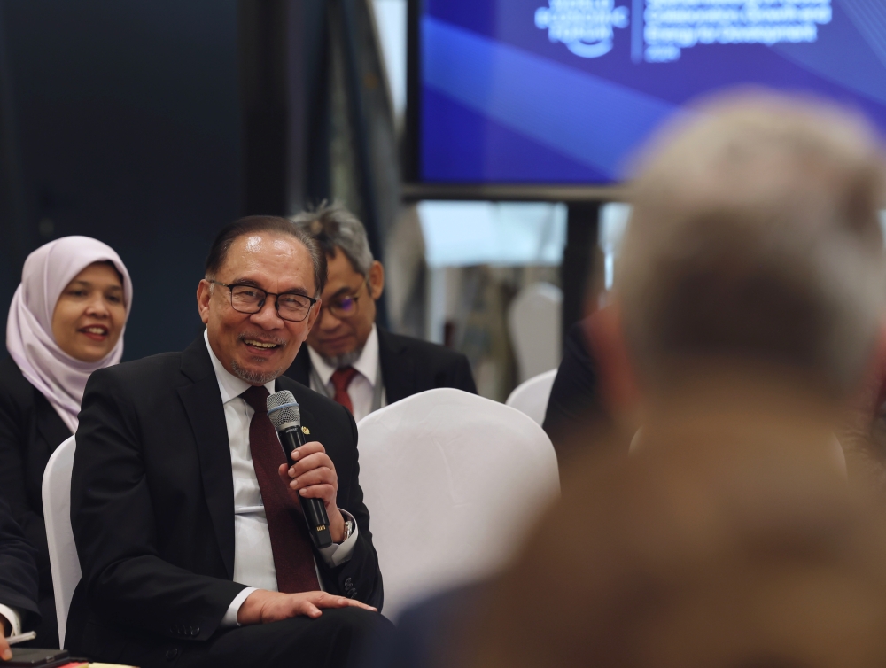 Prime Minister Datuk Seri Anwar Ibrahim during the National Strategy Dialogue session on Malaysia together with more than 50 world industry leaders to highlight the economic opportunities that can be utilised in Malaysia at the World Economic Forum (WEF) Special Meeting. — Bernama pic