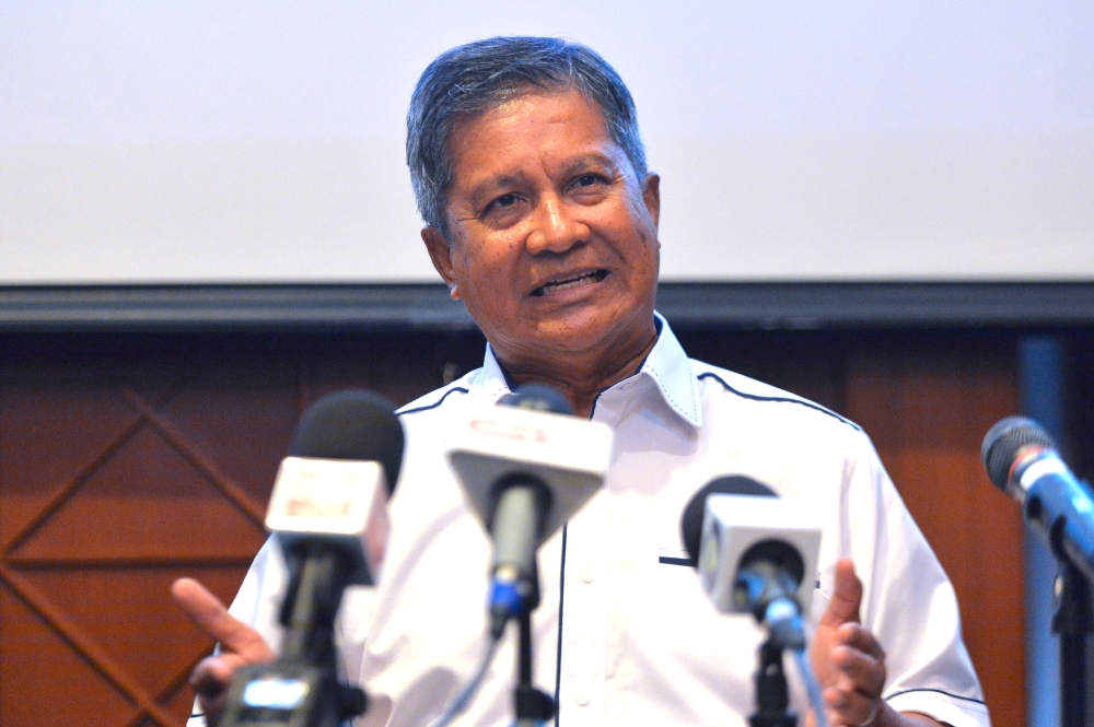 Mavcom executive chairman Datuk Seri Saripuddin Kasim speaks to the media during a briefing  in Sepang April 29, 2024. — Picture by Shafwan Zaidon