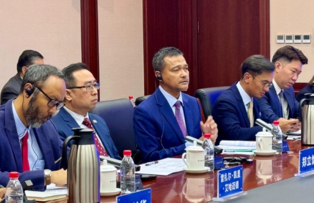 Minister of Science, Technology, and Innovation Chang Lih Kang (2nd left) during the 3rd Malaysia-China Joint Committee Meeting (JCM) on Science, Technology, and Innovation (STI) Cooperation in Beijing, April 26, 2024. — Picture from X/Mosti