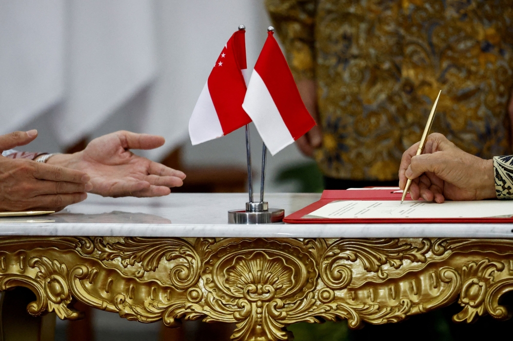 Nearly 4,000 Indonesians became Singaporean citizens between 2019 to 2022, according to data from the Directorate General of Immigration. — Reuters pic