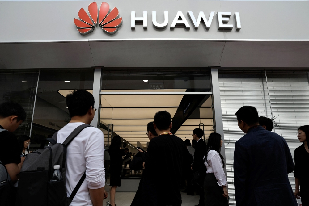 Chinese tech giant Huawei profit surges 564pc, biting into Apple sales