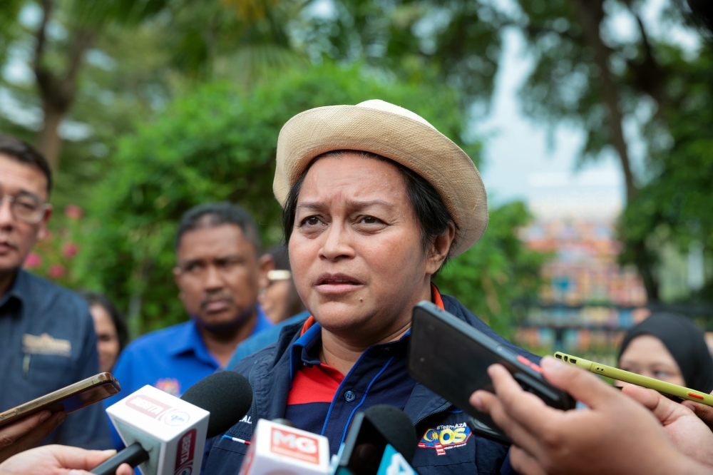 Minister in the Prime Minister’s Department (Law and Institutional Reform) Datuk Seri Azalina Othman Said said the proposal would not be easy to implement, pointing out that managing Shariah criminal cases involves assistance from federal agencies such as the police for arrests and the Prisons Department for imprisonment. — Bernama pic  