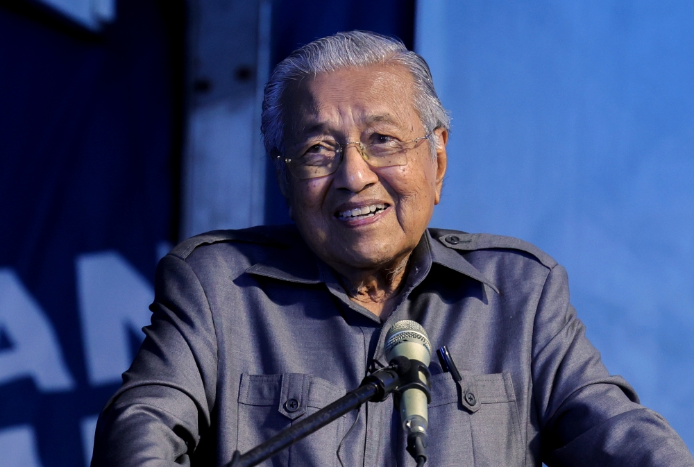 Last week, Tun Dr Mahathir Mohamad reportedly predicted DAP’s triumph at the ballot box on May 11, because of the split Malay vote. He added that the emergence of Malay-based splinter parties has fragmented the Malay vote in the country. — Bernama pic