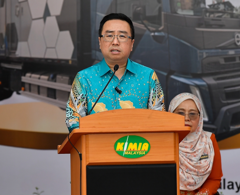 Science, Technology and Innovation Minister Chang Lih Kang delivers a speech at the launch of the mobile lab of the Department of Chemistry Malaysia in Petaling Jaya, May 2, 2024. — Bernama pic  