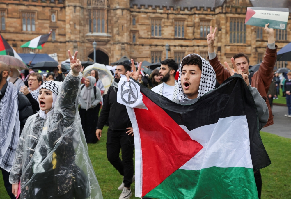 Hundreds of people protesting Israel’s war in Gaza rallied at one of Australia’s top universities today demanding it divest from companies with ties to Israel, in a movement inspired by the student occupations sweeping US campuses.— Reuters pic