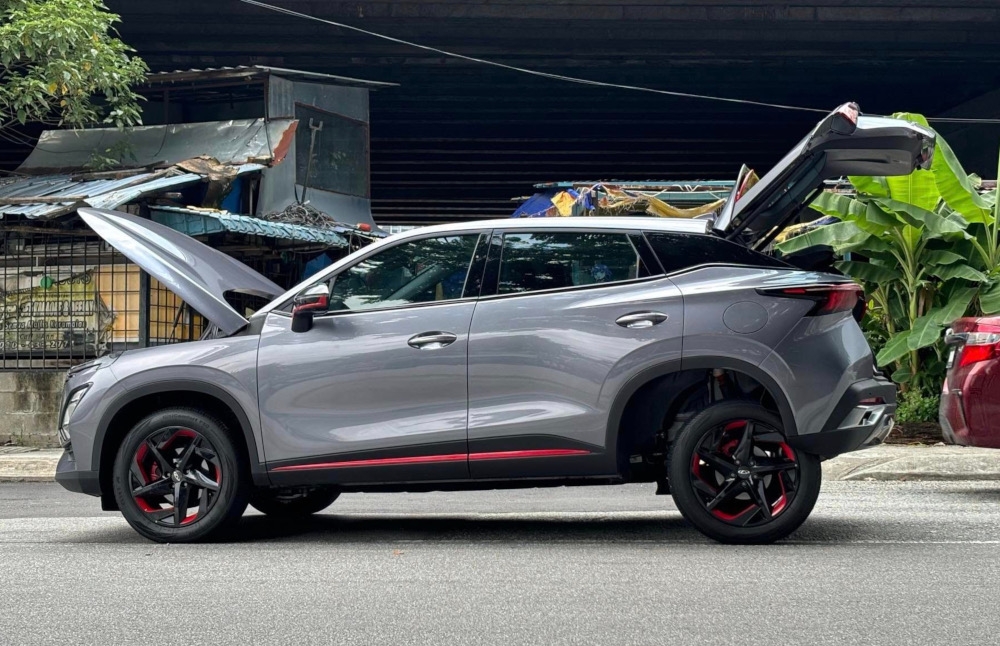 Recently, a Chery Omoda 5 owner shared a video clip of the vehicle encountering rear axle damage while driving, and subsequently, receiving feedback from Chery Auto Malaysia on April 30. — Picture from X/Paul Tan