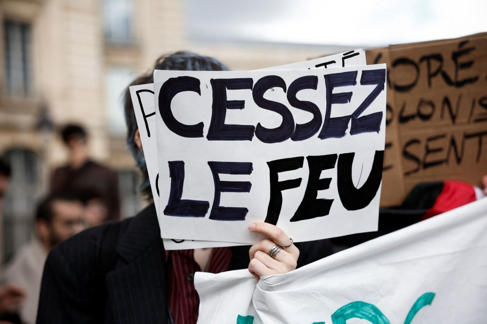 Students protest in front of the Pantheon in support of Palestinians in Gaza, amid the ongoing conflict between Israel and the Palestinian Islamist group Hamas, in Paris, France, May 3, 2024. ― Reuters pic
