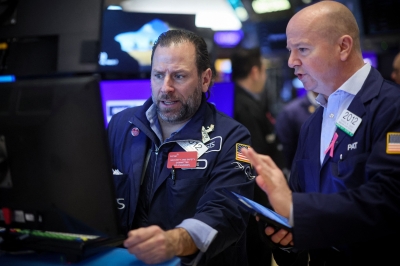 Global stocks jump, yields drop as Fed cut hopes bloom - Vimarsana News