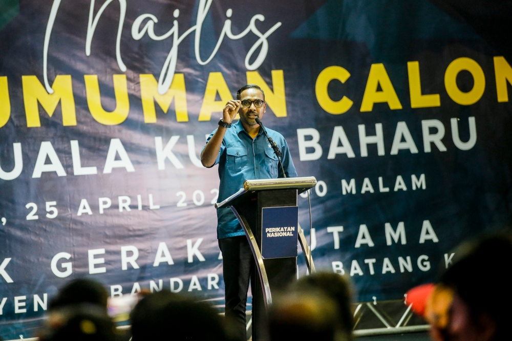 Malaysian Indian People's Party President (MIPP) SP Punithan speaks at the announcement of PN's candidacy for the Kuala Kubu Baru by-election at the PN operations centre in Batang Kali April 25, 2024. — Picture by Hari Anggara.