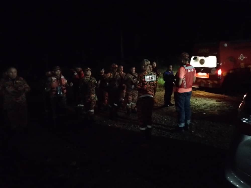 Search-and-rescue efforts are ongoing to find three missing hikers at the Mak Sina Valley in Lahad Datu, Sabah May 6, 2024. — Picture courtesy of the Fire and Rescue Department