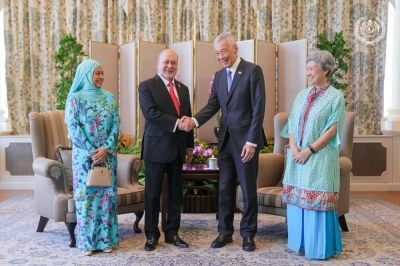 国王感谢即将离任的新加坡总理李显龙成为马来西亚的亲密朋友